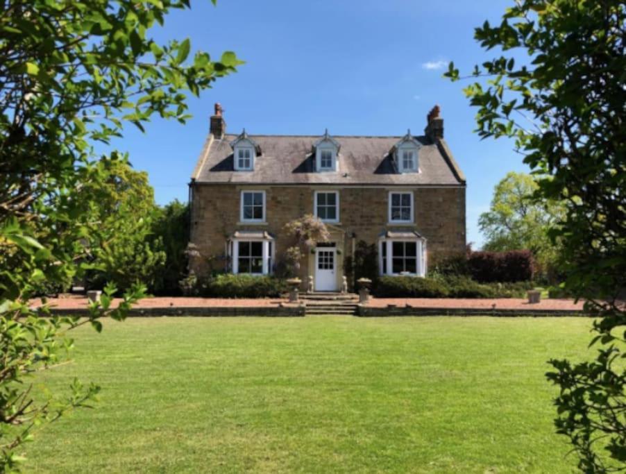Hideout Mansion - Jekyll & Hideout Holiday home Chester-le-Street